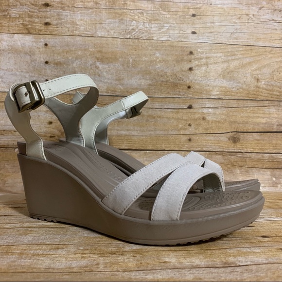 crocs dual comfort wedge